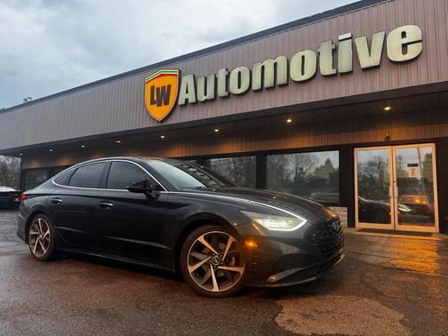 Phantom Black 2021 Hyundai SONATA SEL Plus