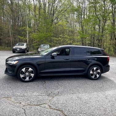 2020 Volvo V60 Cross Country T5