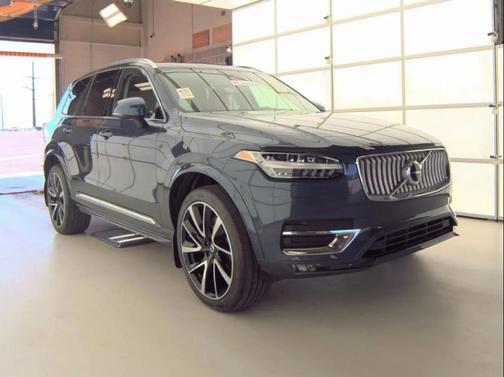 Denim Blue Metallic 2023 Volvo XC90 B6 Plus 7-Seater