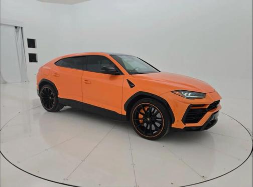 2022 Lamborghini Urus AWD