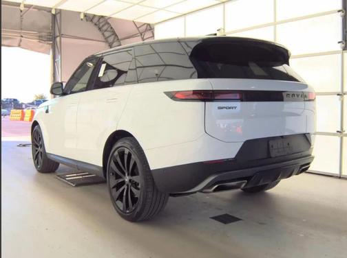 Fuji White 2023 Land Rover Range Rover Sport SE