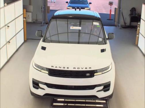 Fuji White 2023 Land Rover Range Rover Sport SE