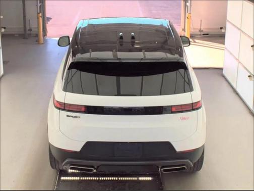 Fuji White 2023 Land Rover Range Rover Sport SE