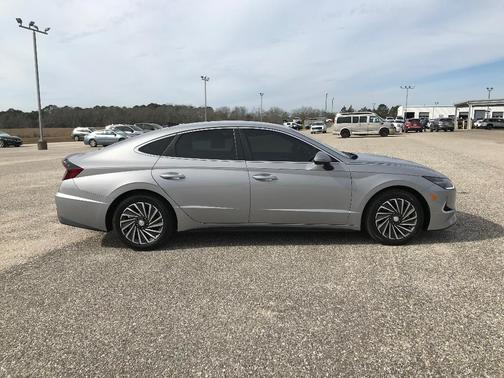 2023 Hyundai SONATA Hybrid SE