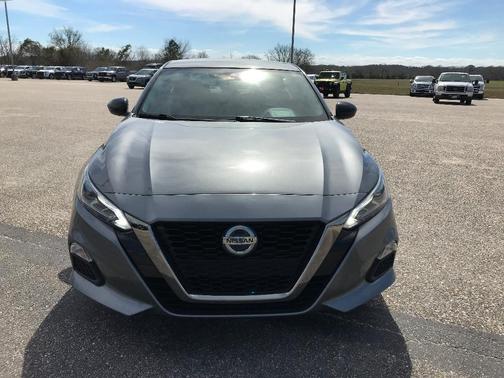 2021 Nissan Altima SR FWD