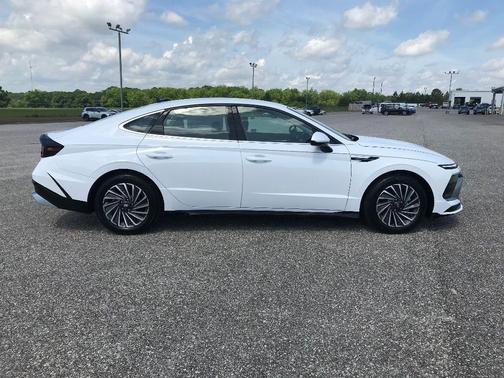 2025 Hyundai SONATA Hybrid SE