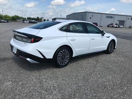 2025 Hyundai SONATA Hybrid SE