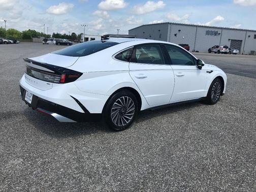 2025 Hyundai SONATA Hybrid SE