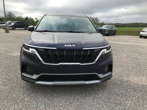 2023 Kia Carnival LX