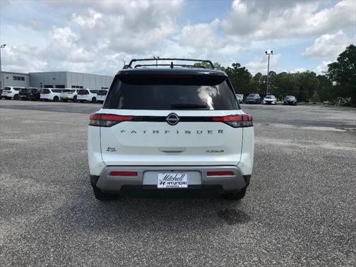 2023 Nissan Pathfinder Platinum FWD