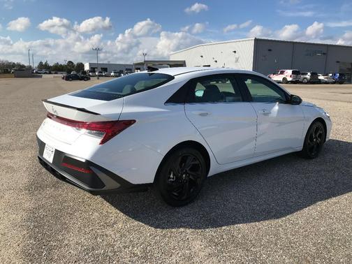 2026 Hyundai ELANTRA Sport