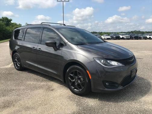 2018 Chrysler Pacifica Touring-L