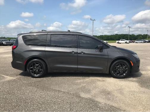 2018 Chrysler Pacifica Touring-L