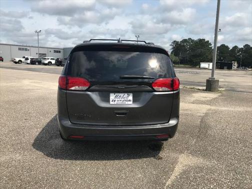 2018 Chrysler Pacifica Touring-L