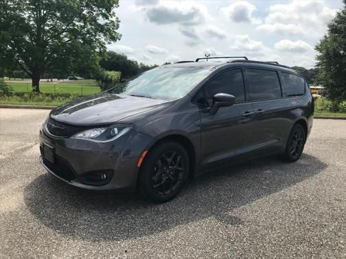 2018 Chrysler Pacifica Touring-L