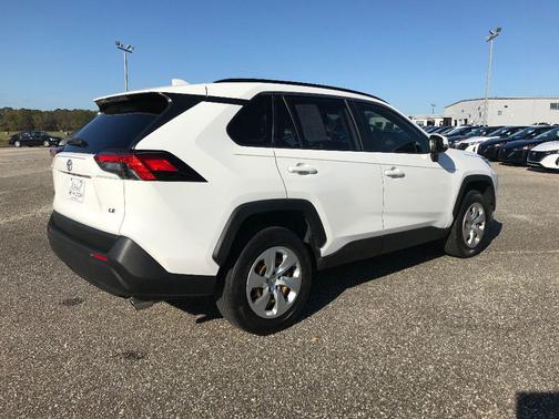 2019 Toyota RAV4 LE