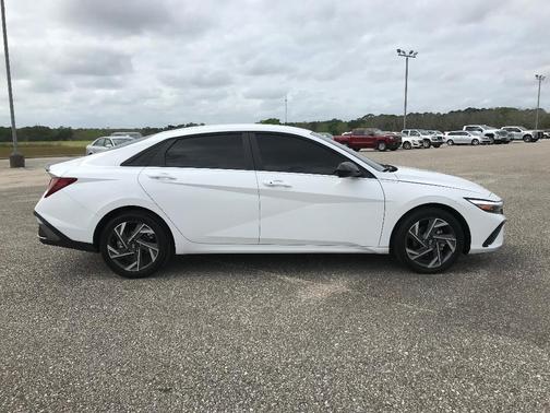 2025 Hyundai ELANTRA Sport