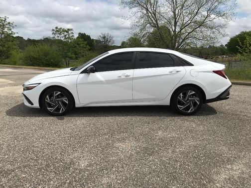 2025 Hyundai ELANTRA Sport