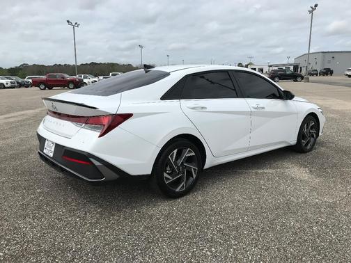 2025 Hyundai ELANTRA Sport