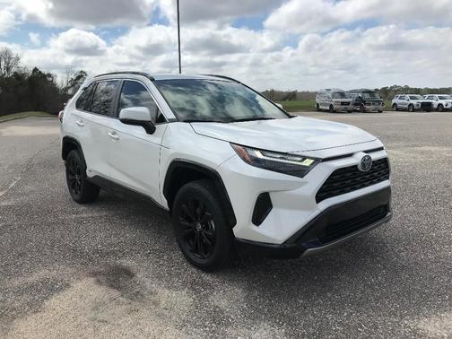 2022 Toyota RAV4 Hybrid SE