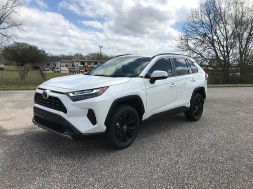 2022 Toyota RAV4 Hybrid SE