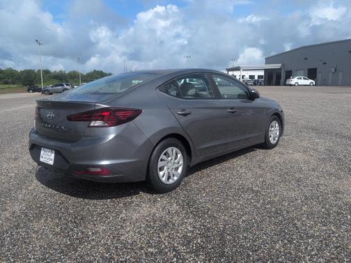 Machine Gray 2019 Hyundai ELANTRA SE