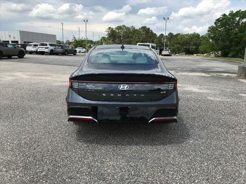 2025 Hyundai SONATA Hybrid SE