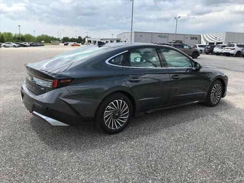 2025 Hyundai SONATA Hybrid SE