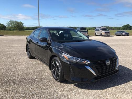 Super Black 2025 Nissan Sentra SV