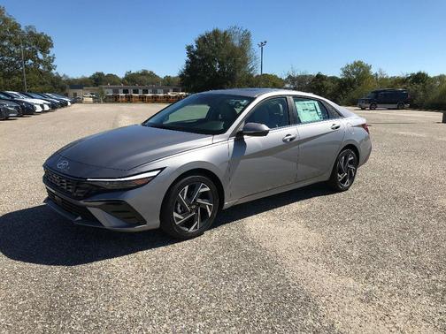 2025 Hyundai ELANTRA Limited