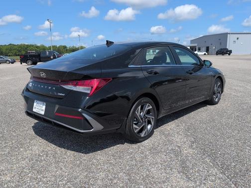 Abyss Black 2026 Hyundai ELANTRA Limited