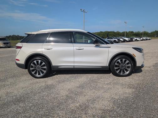 Ceramic Pearl 2021 Lincoln Corsair Reserve