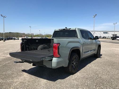 2024 Toyota Tundra Hybrid Platinum