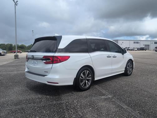 Platinum White Pearl 2022 Honda Odyssey Touring