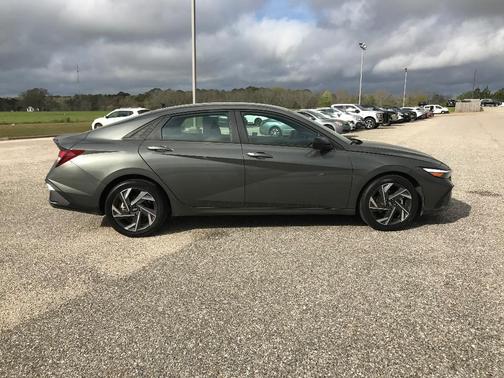 2025 Hyundai ELANTRA Sport