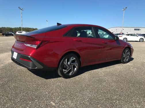 2025 Hyundai ELANTRA Sport