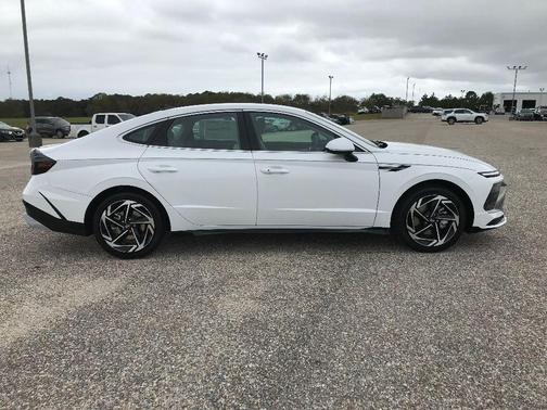 2026 Hyundai SONATA SEL