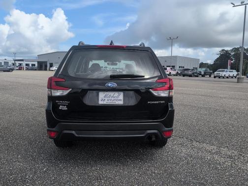 Crystal Black Silica 2020 Subaru Forester Base
