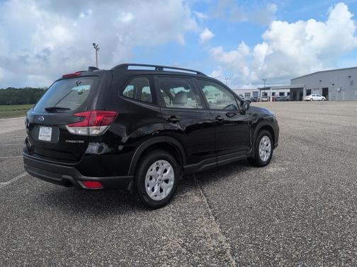 Crystal Black Silica 2020 Subaru Forester Base