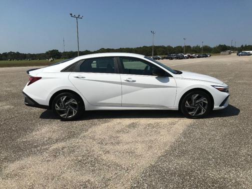 2025 Hyundai ELANTRA Sport