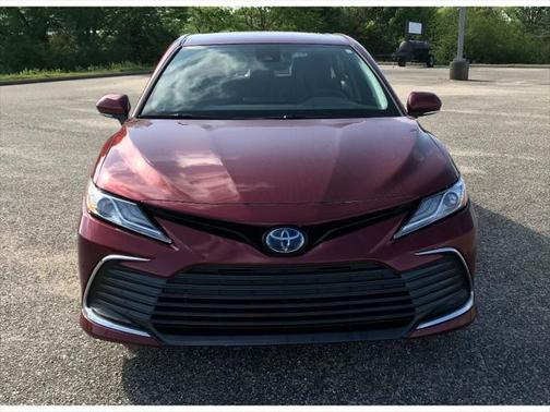 2022 Toyota Camry Hybrid XLE