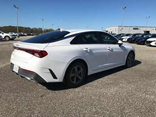 2022 Kia K5 LX