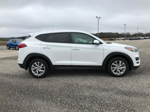 2021 Hyundai TUCSON SE