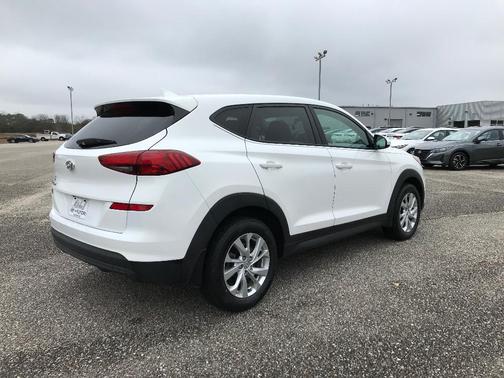 2021 Hyundai TUCSON SE