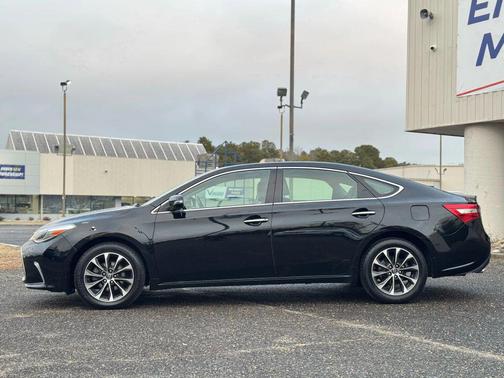 2018 Toyota Avalon XLE