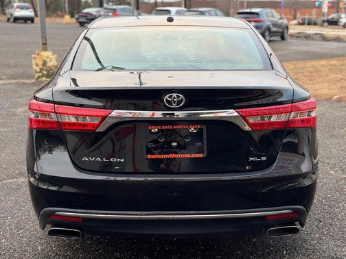 2018 Toyota Avalon XLE