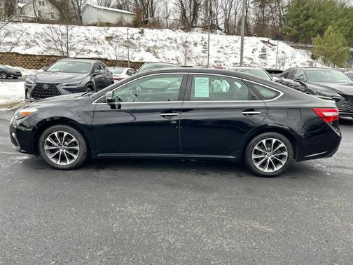 2018 Toyota Avalon XLE