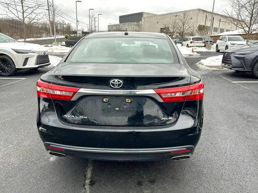 2018 Toyota Avalon XLE