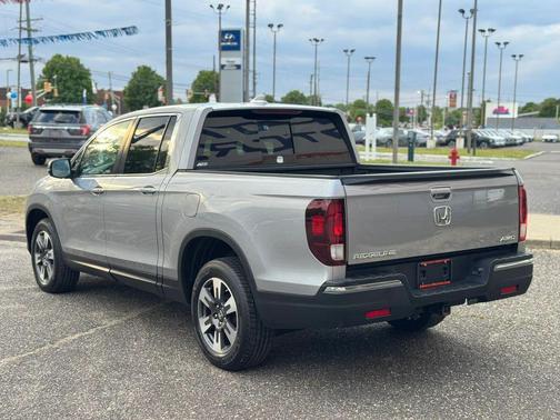 Lunar Silver Metallic 2019 Honda Ridgeline RTL