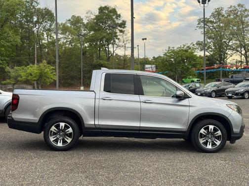 Lunar Silver Metallic 2019 Honda Ridgeline RTL